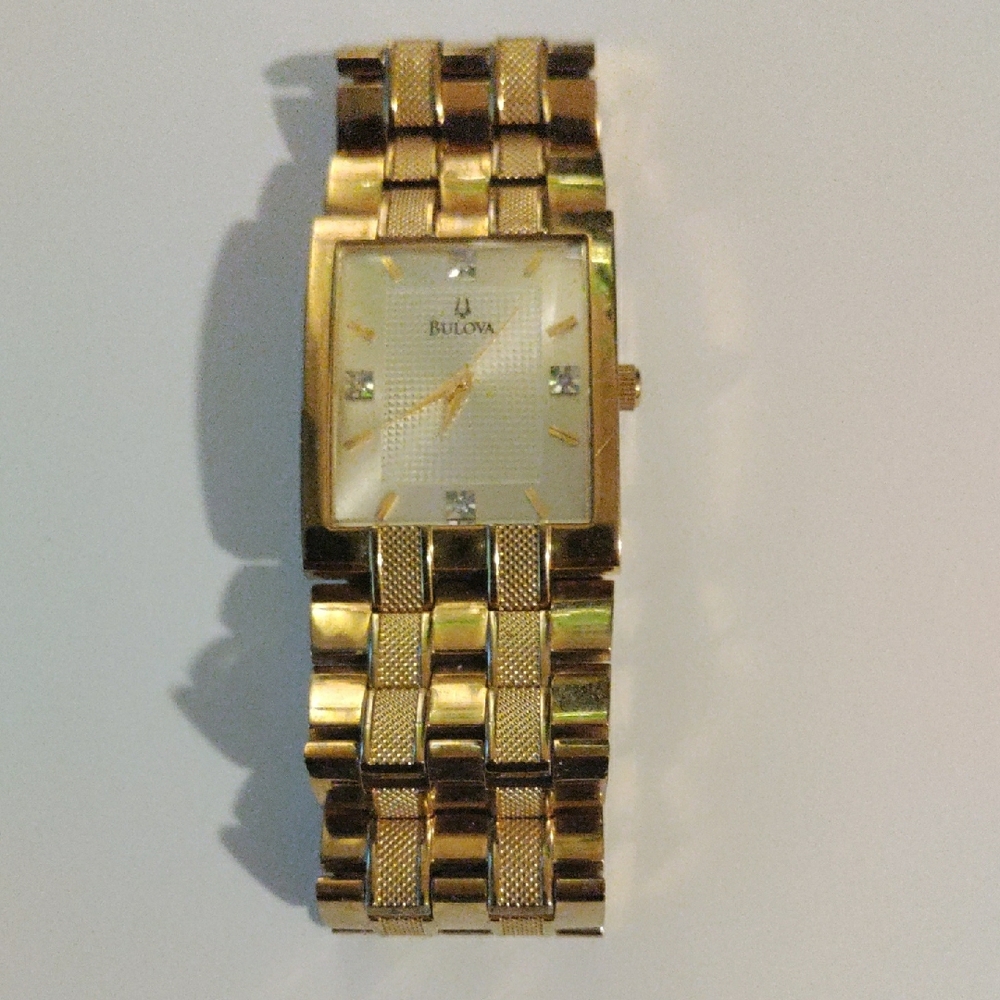 Bulova Gold Tone Men's Watch [BATTERY NOT INCLUDED] PRE-LOVED !